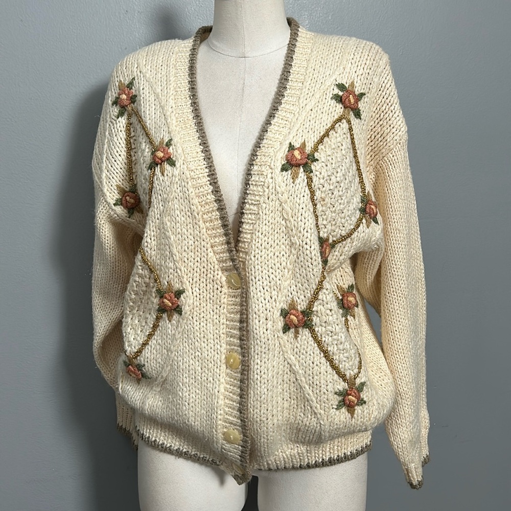 Needles and Yarn Vintage Embroidered Cream Button Down Sweater size M